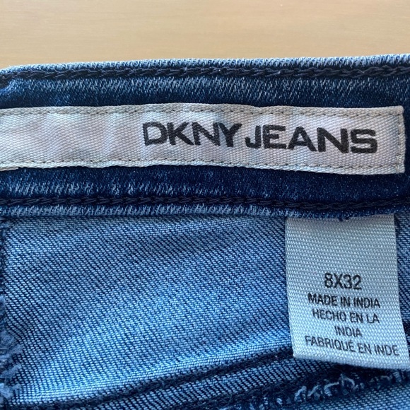 80’s outfit! Neon green fringe t-shirt, stone washed DKNY jeans - Size 8. - Picture 5 of 6